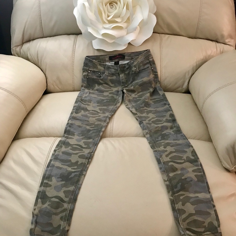 Camo print skinny jeans